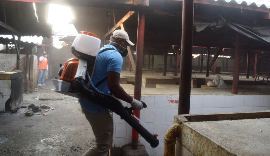 mercado de Bazurto de Cartagena: Jornada de desinfección en el mercado de Bazurto de Cartagena