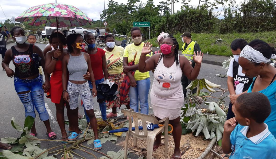 Protesta en Buenaventura: Habitantes de Buenaventura bloquearon la via alterna interna