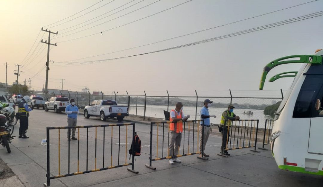 Coronavirus en Cartagena: En Cartagena, autoridades realizan cierre de la Av. El Lago por el Covid-19