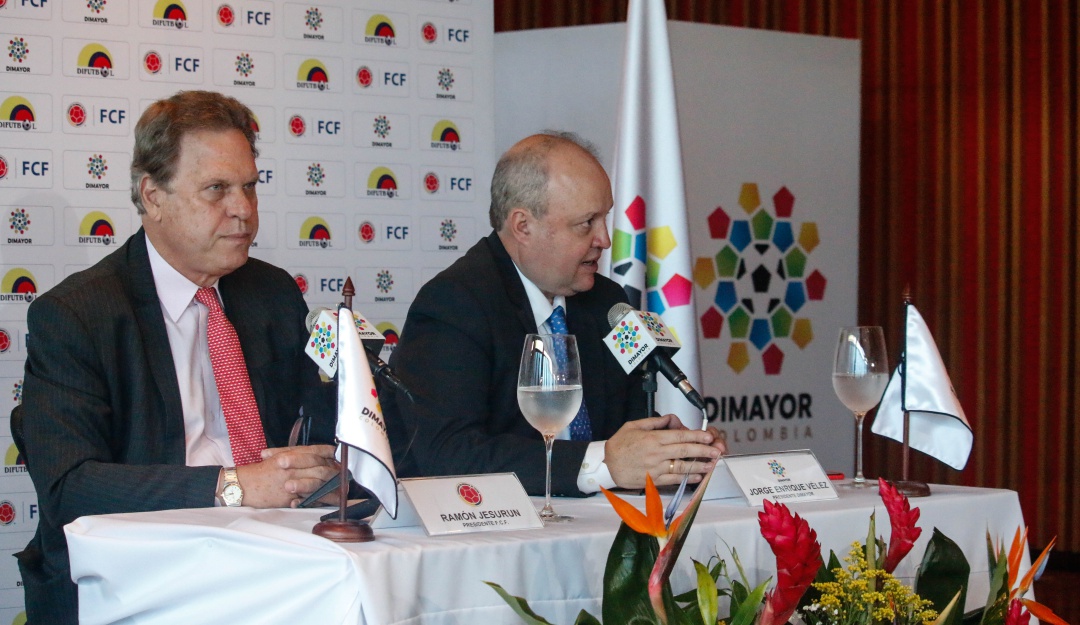 Reunión clubes fútbol colombiano: Presidentes del fútbol colombiano se reunen con Jesurún y Vélez