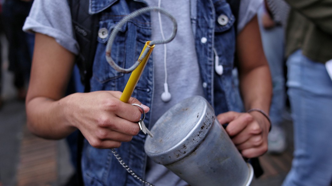 Cacerolazos en Bogotá terminaron en disturbios y vandalismo