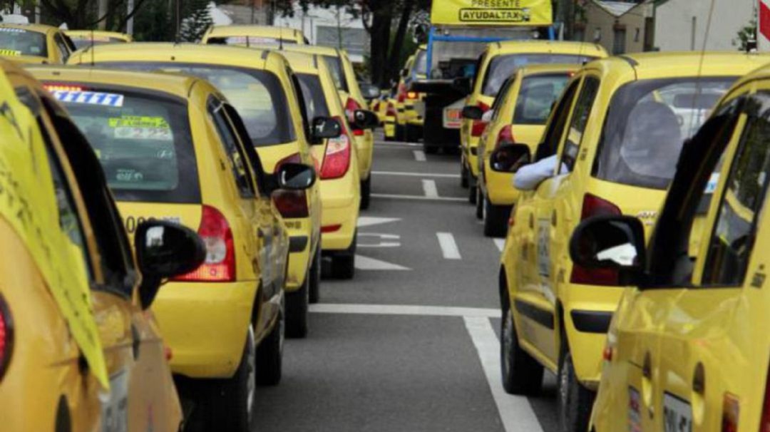 Taxis pueden circular solo sin son llamados por celular o apps