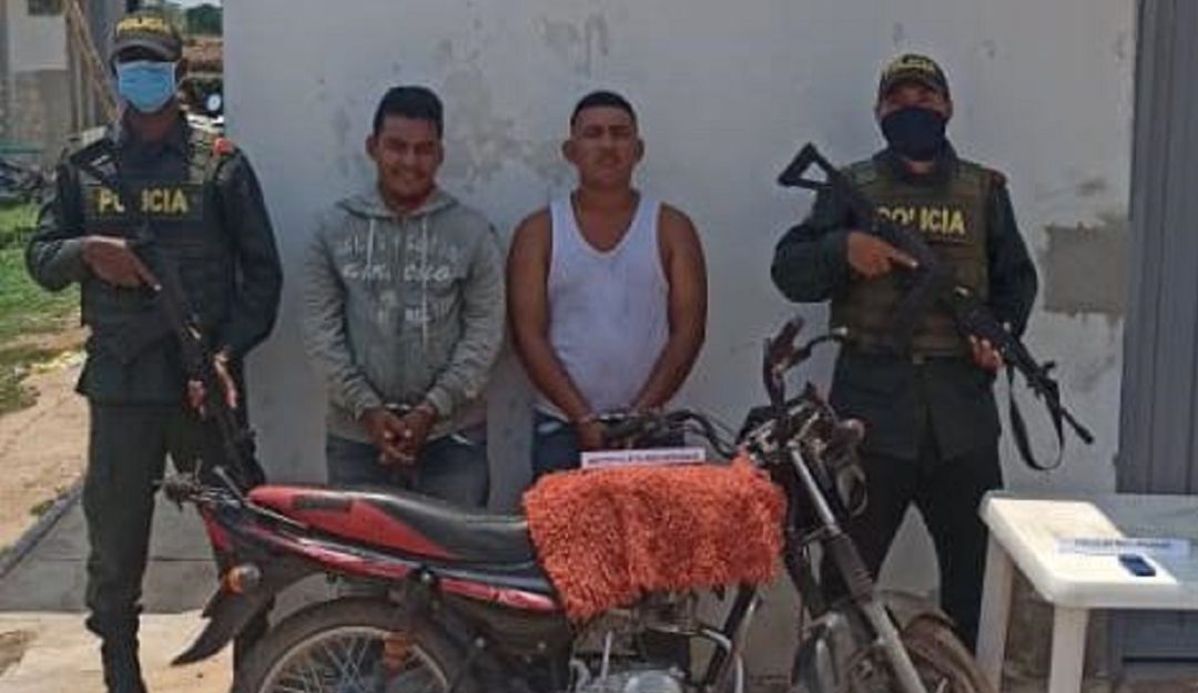 Judiciales en Cartagena: Dos presuntos delincuentes capturados por hurtar una moto en Bolívar