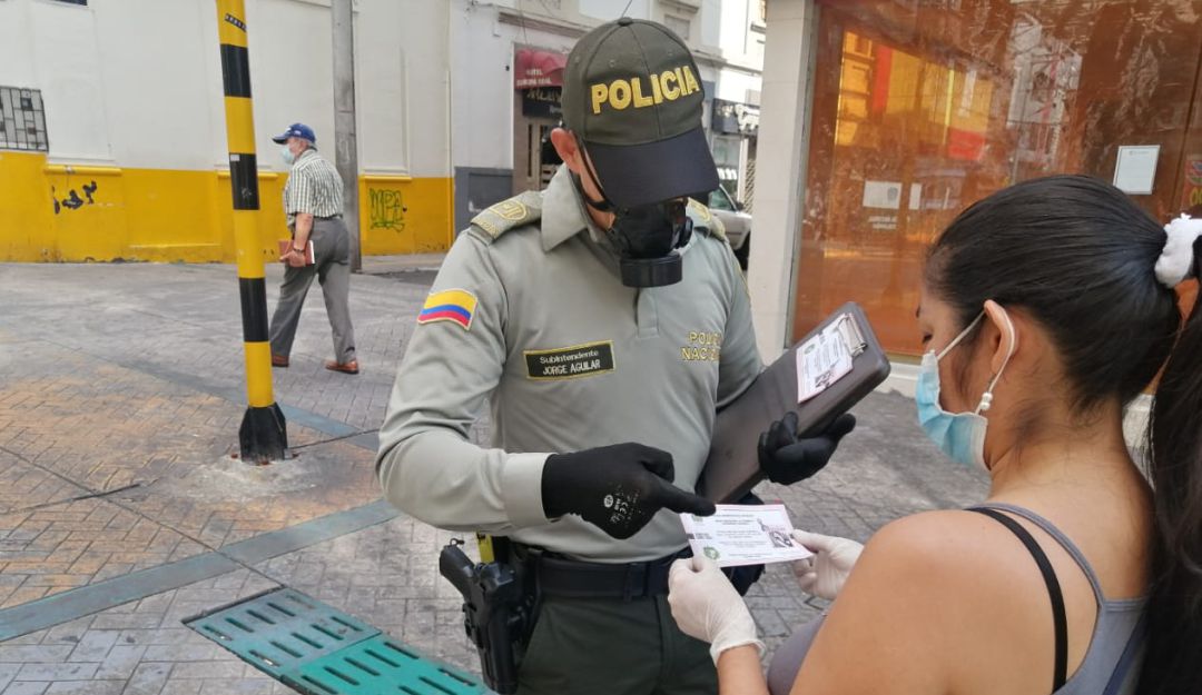 Víctimas violencia género: Policía realiza campaña de prevención de violencia contra la mujer