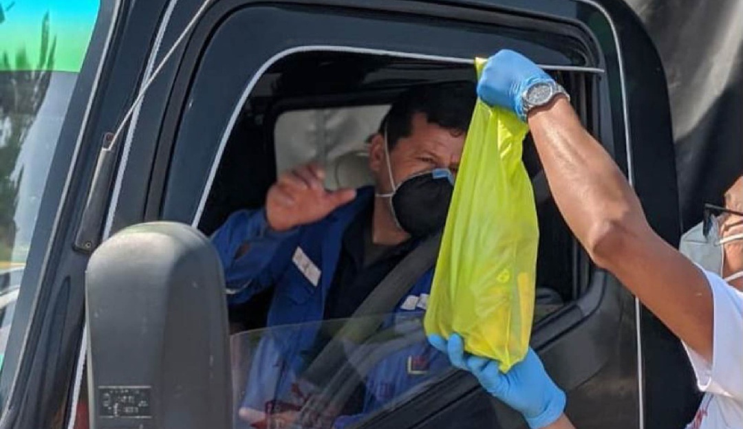 Donación de alimentos y elementos de protección para la salud a conductores: Transportadores reciben donación de alimentos y elementos de protección