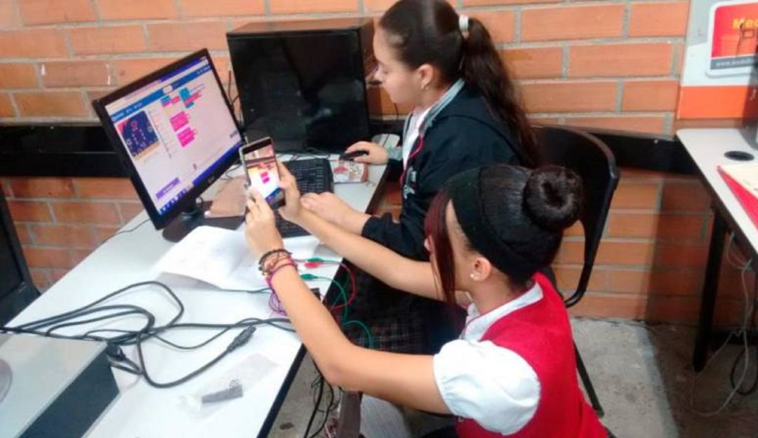 Bucaramanga educación colegios clases virtuales Santander 20 abril covid-19: Hoy estudiantes en Santander inician clases virtuales