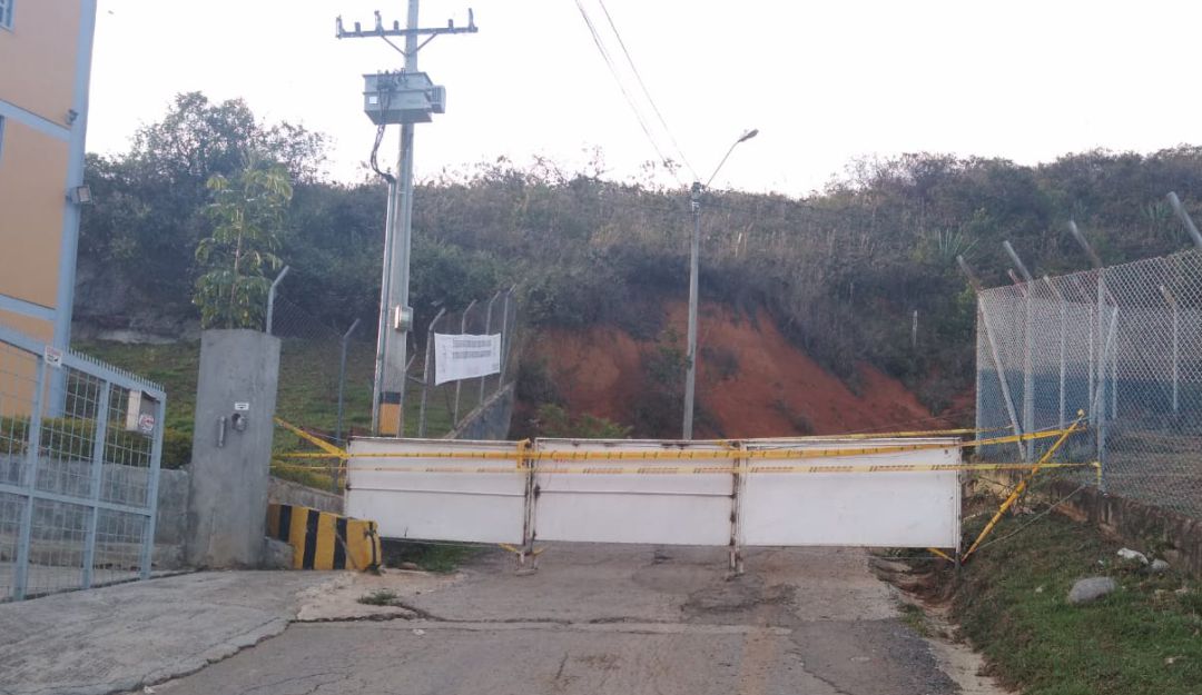 Copacabana cerró sus fronteras y dejó aislada una vereda: Copacabana cerró sus fronteras y dejó aislada una vereda