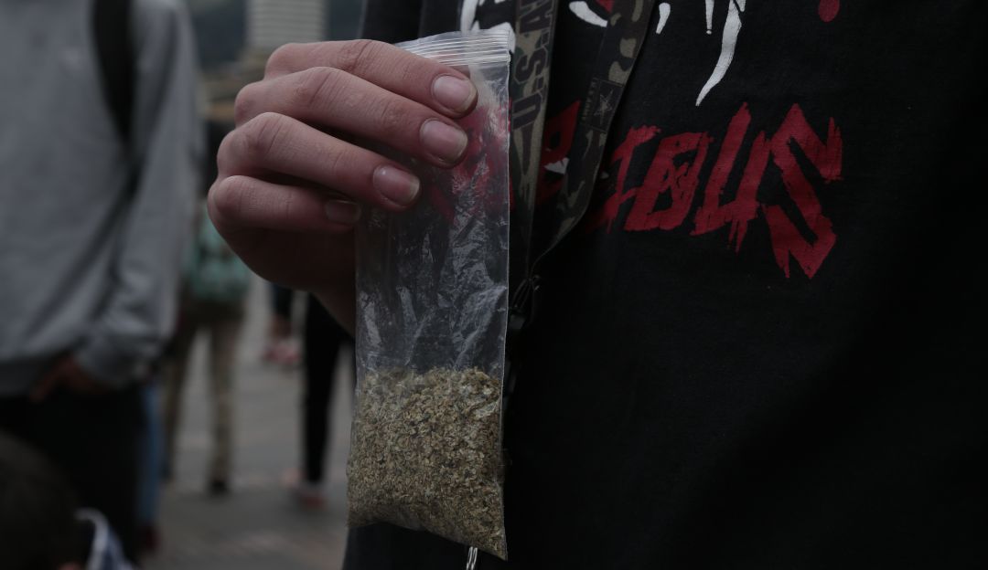 Traficantes aprovechan aislamiento para vender droga a domicilio: Policía