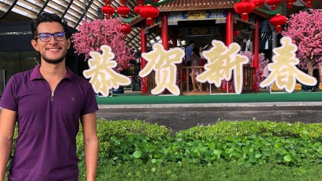 Un docente de idiomas del Quindío varado en Indonesia por aislamiento