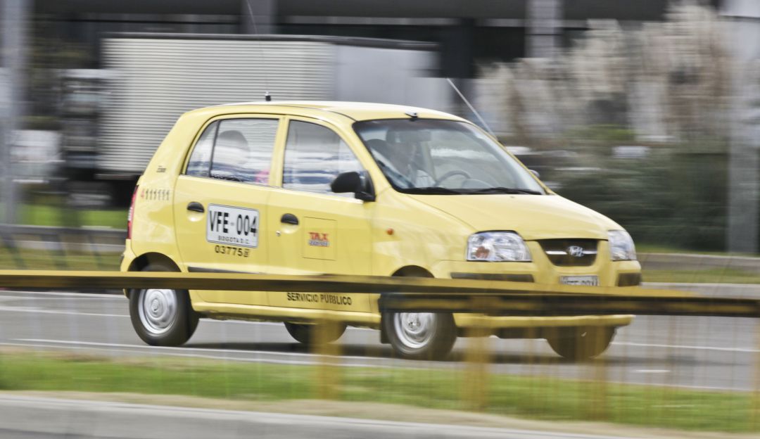 Taxis kits de protección: Runt donó 10.000 kits de protección a taxistas en Bogotá