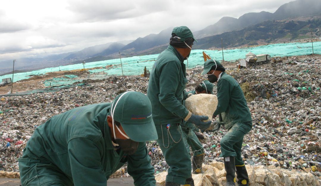 Bloqueos Relleno Sanitario Doña Juana: Bloquean vías internas del Relleno Sanitario Doña Juana