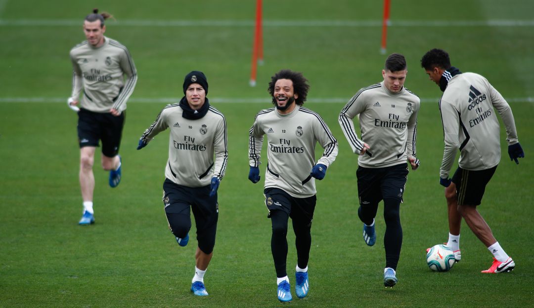 James durante una sesión de entrenamiento con el Real Madrid.