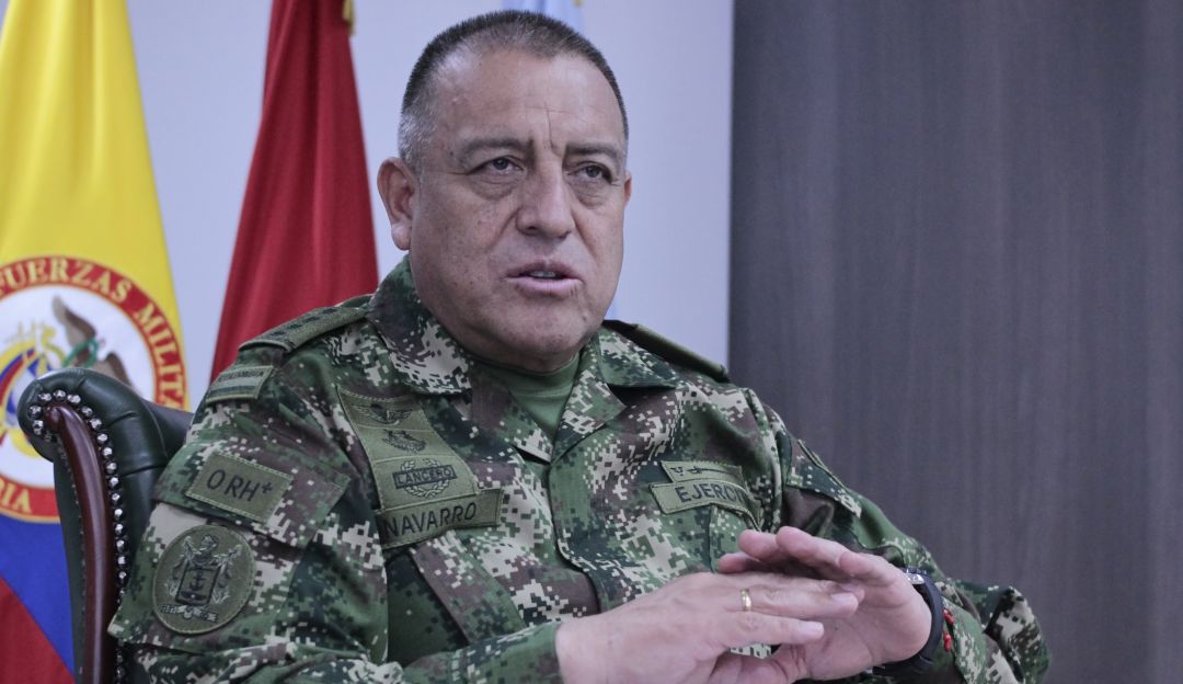 Chuzadas Ejército: Fiscalía citó a entrevista al comandante de las FF.MM por caso chuzadas