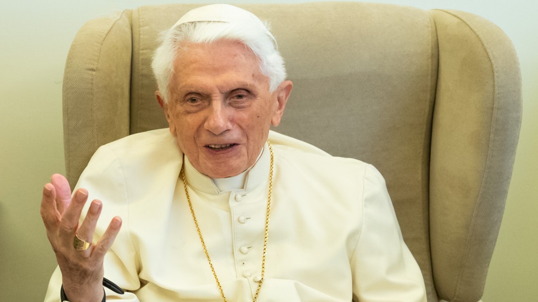 Benedicto XVI comparó el matrimonio homosexual con el "anticristo"