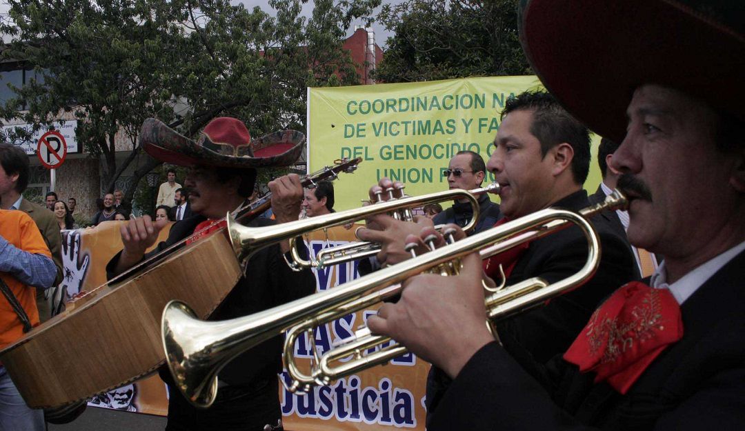 Plantón de músicos: Músicos organizan plantón para pedir apoyo económico durante la cuarentena