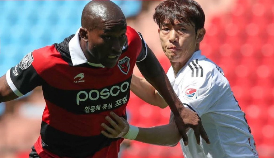 Manuel Palacios Pohang K League Corea del Sur: Manuel Palacios, figura con el Pohang en el regreso del fútbol en Corea