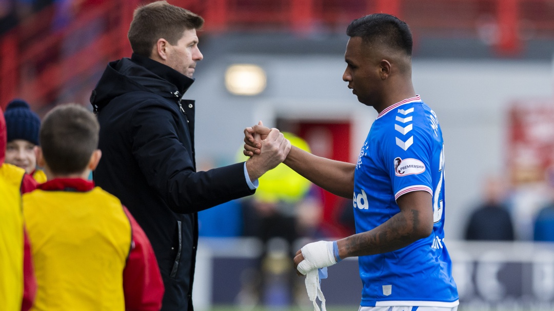 "Morelos es muy efectivo, es normal que haya interés en él": Gerrard