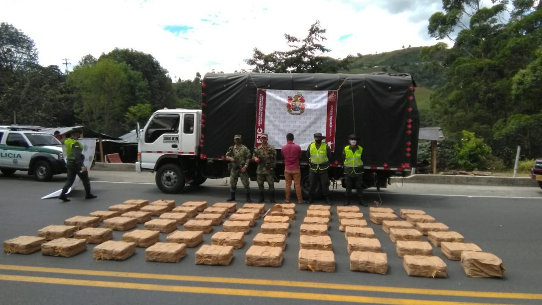 Media tonelada de marihuana fue incautada en la vía La Línea