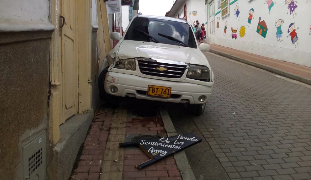 Un muerto y dos heridos en Abejorral Antioquia: En Abejorral, un hombre ebrio atropelló a tres personas, una murió