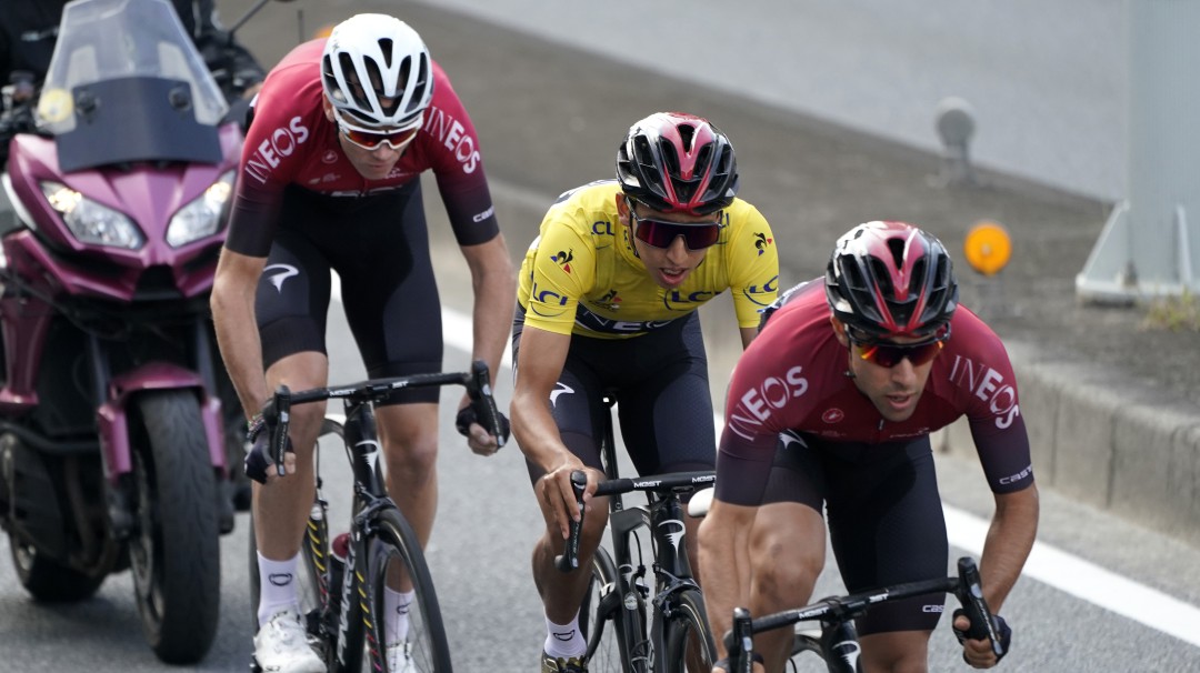 Froome, "enojado" tras declaraciones de Egan sobre el liderato en el Ineos