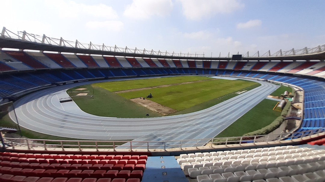 Cambian grama del estadio Metropolitano
