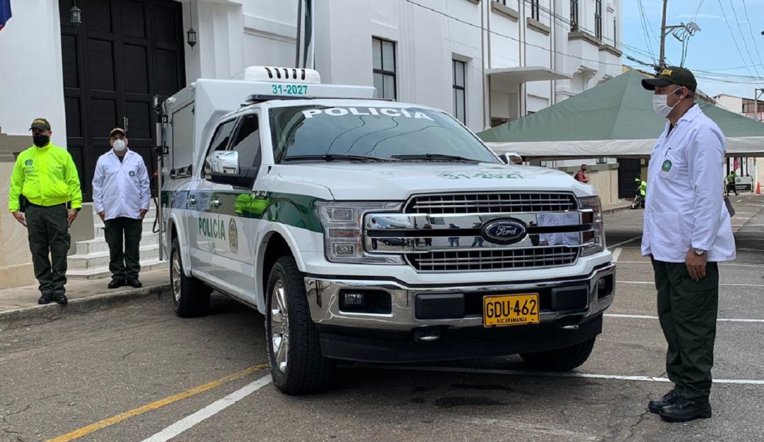 RECNOLOGIA CARRO CRIMINALISTAICA INTELIGENTE SIJIN POLICIA: Llega a Bucaramanga carro inteligente llamado el coco de los asesinos