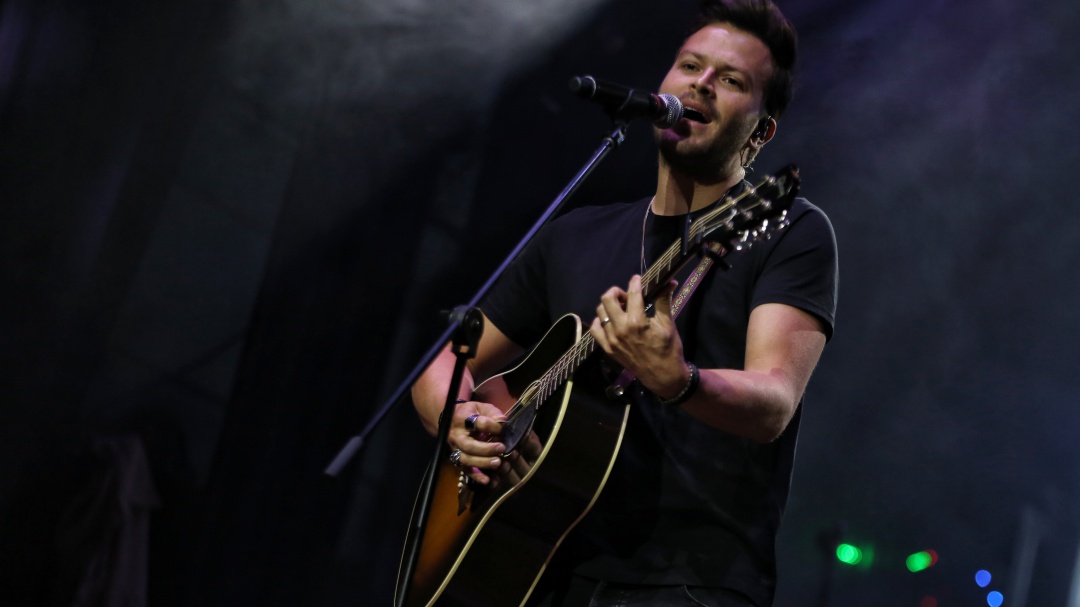 Gusi lanza su más reciente álbum "Desde mi ventana"