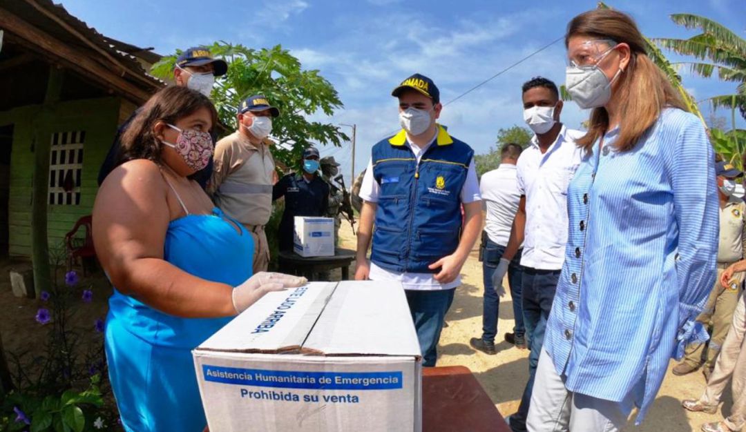 Vicepresidenta y Gobernador de Bolívar ayudas: Vicepresidenta y Gobernador de Bolívar entregaron ayudas en Santa Rosa