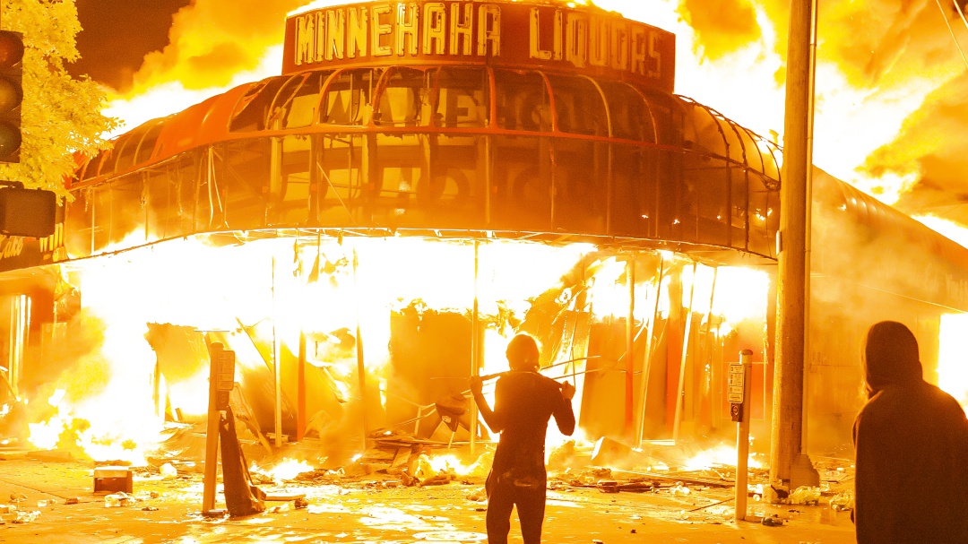 Equipo de CNN fue detenido en nueva noche de protestas en Minneapolis