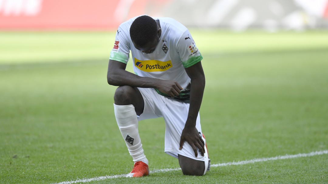 Futbolistas en Alemania rechazan la muerte de George Floyd
