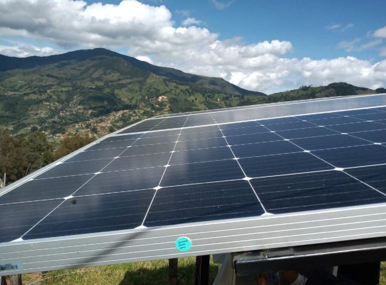 Paneles solares Medellín: EPM instalará paneles solares casas vulnerables de Medellín