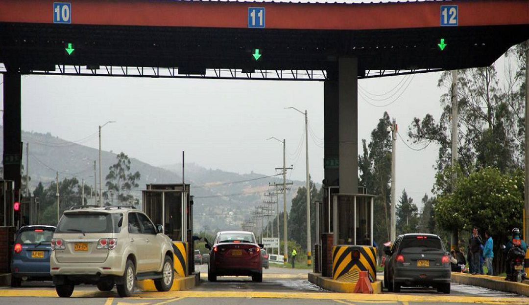 Peticiones Colfecar: Suspender cobro de peajes y reducir precio del Diésel, pide Colfecar