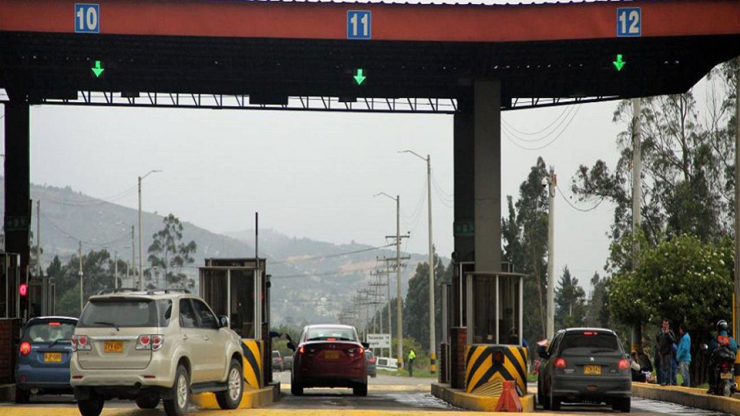 Suspender cobro de peajes y reducir precio del Diésel, pide Colfecar