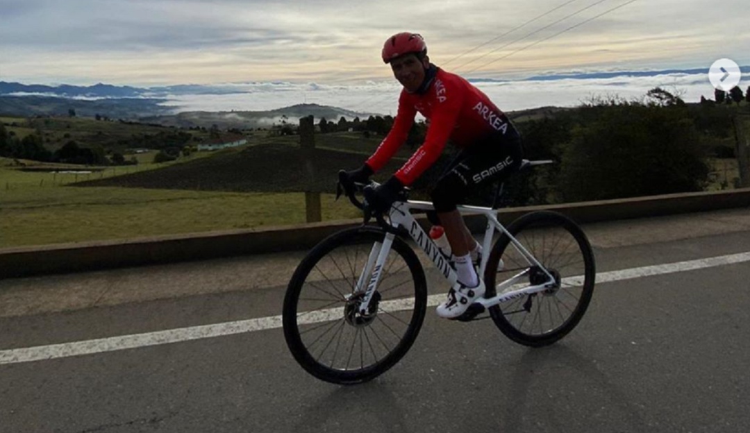 Nairo Quintana entrenamiento carreteras: Nairo Quintana ya entrena de nuevo en las carreteras