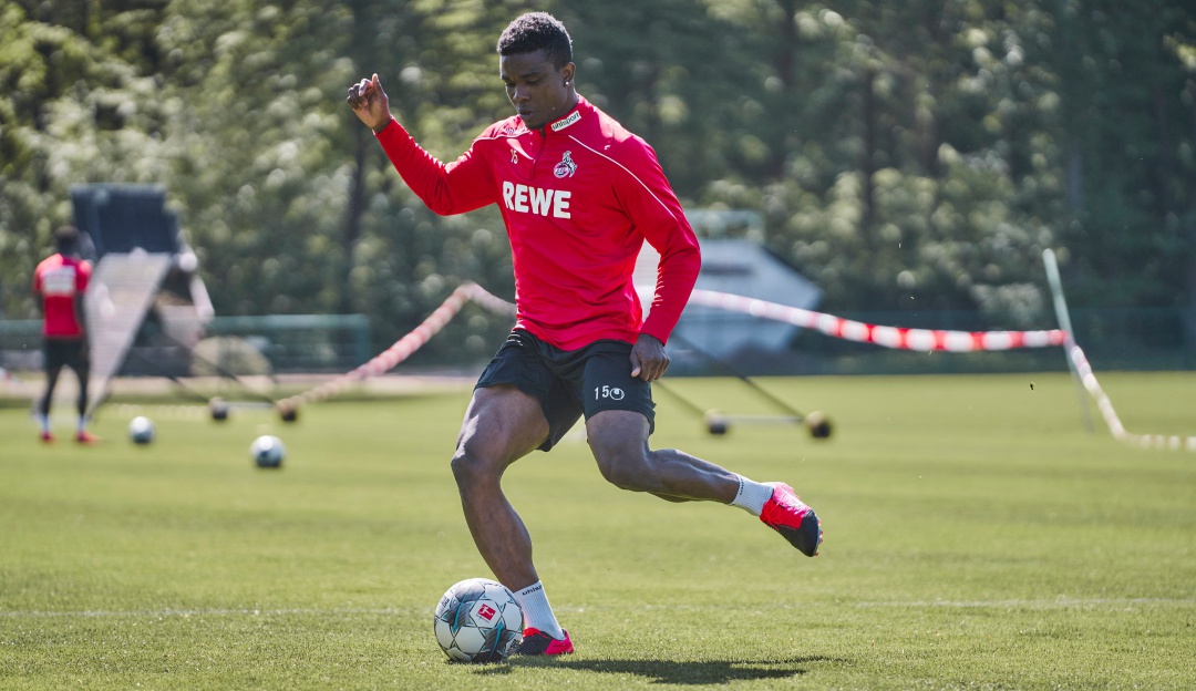 Jhon Córdoba entrenamientos Colonia: Se apagan las alarmas: Jhon Córdoba retornó a las prácticas con el Colonia