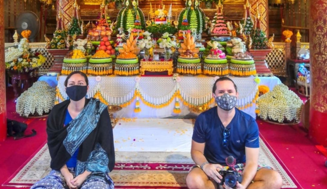 Colombianos varados Tailandia: Pareja valluna varada en Tailandia por pandemia vive de cuidar a 400 perros