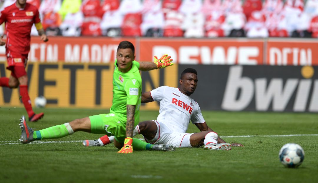 Jhon Córdoba: Gol de Jhon Córdoba en una nueva derrota del Colonia en la Bundesliga