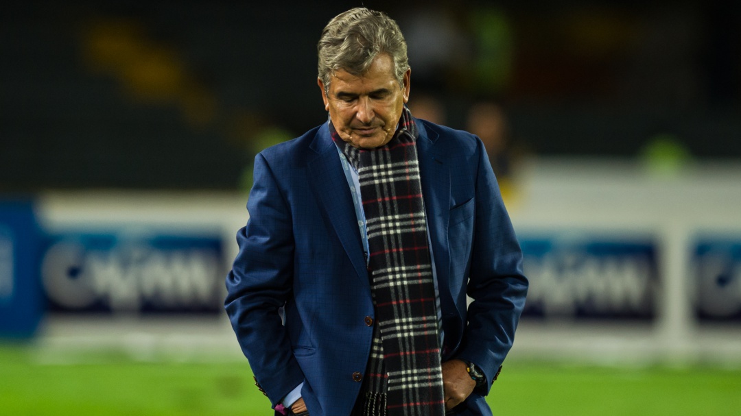 Selección de Emiratos Árabes le hizo una oferta a Jorge Luis Pinto