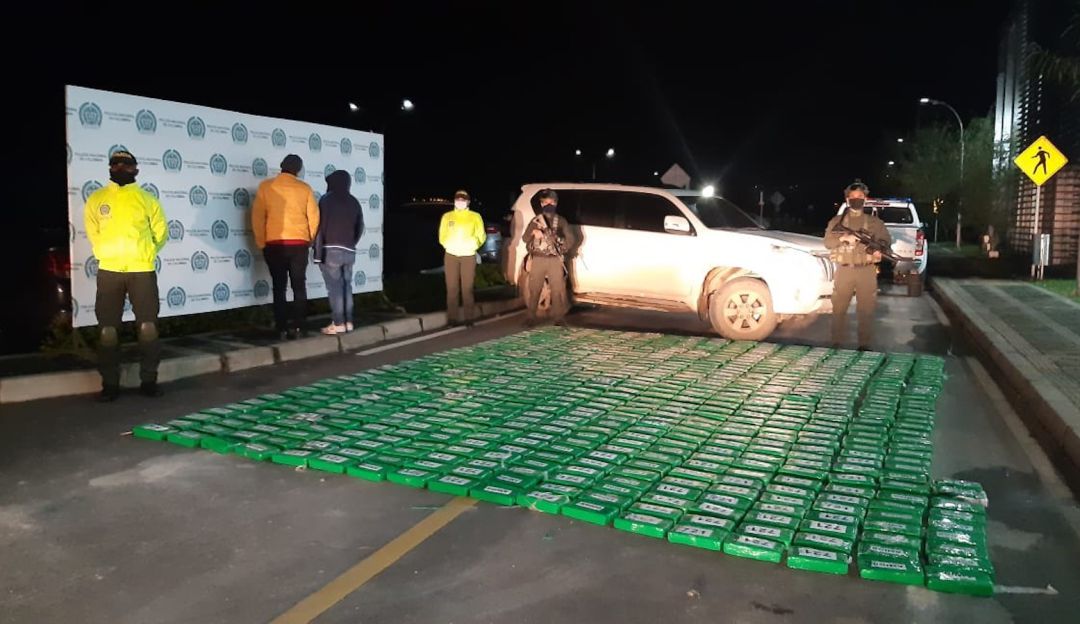 Policía Nacional: Capturados dos policías con un cargamento de cocaína en Cauca