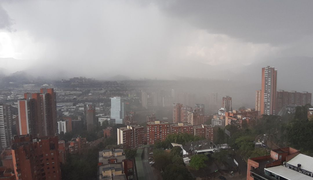 El valle de Aburrá en Alerta roja por constantes lluvias: El Valle de Aburrá está en alerta roja por crecientes súbitas
