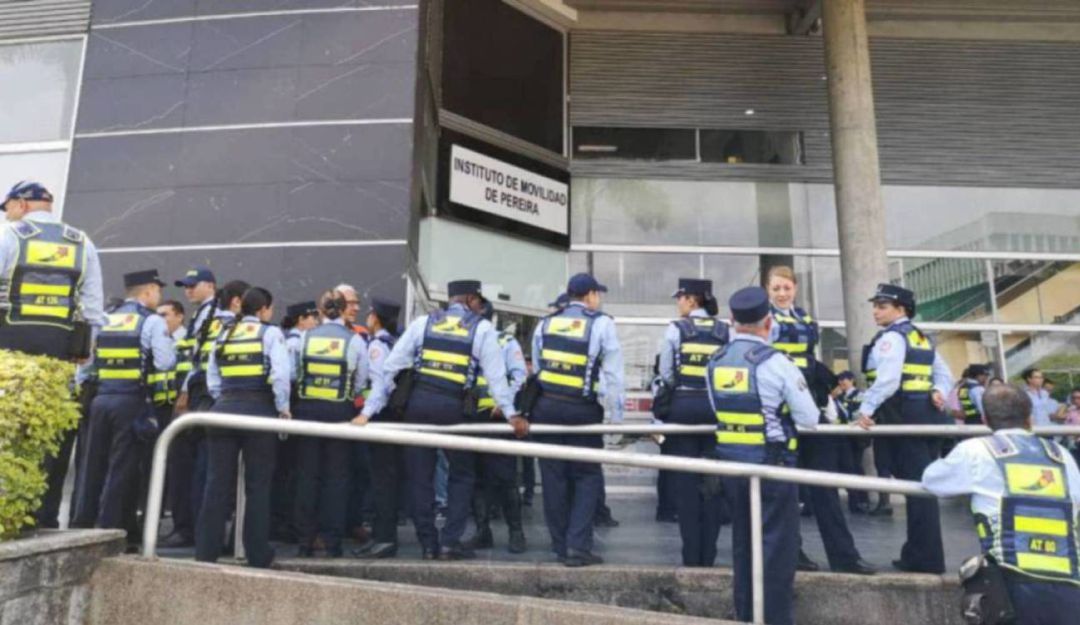 Institulo de movilidad en Pereira fue tomado por el CTI: CTI de la Fiscalía se tomó el Instituto de Movilidad y Tránsito en Pereira