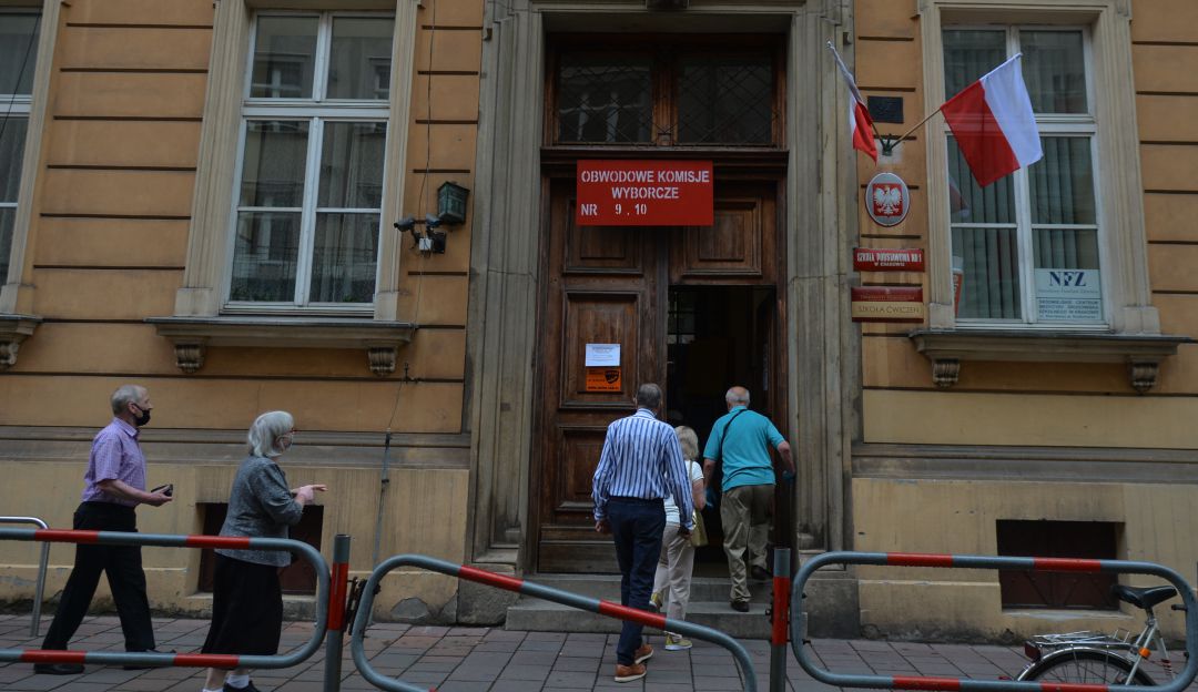 Elecciones Polonia: Los polacos votan entre medidas de higiene y fuerte polarización política