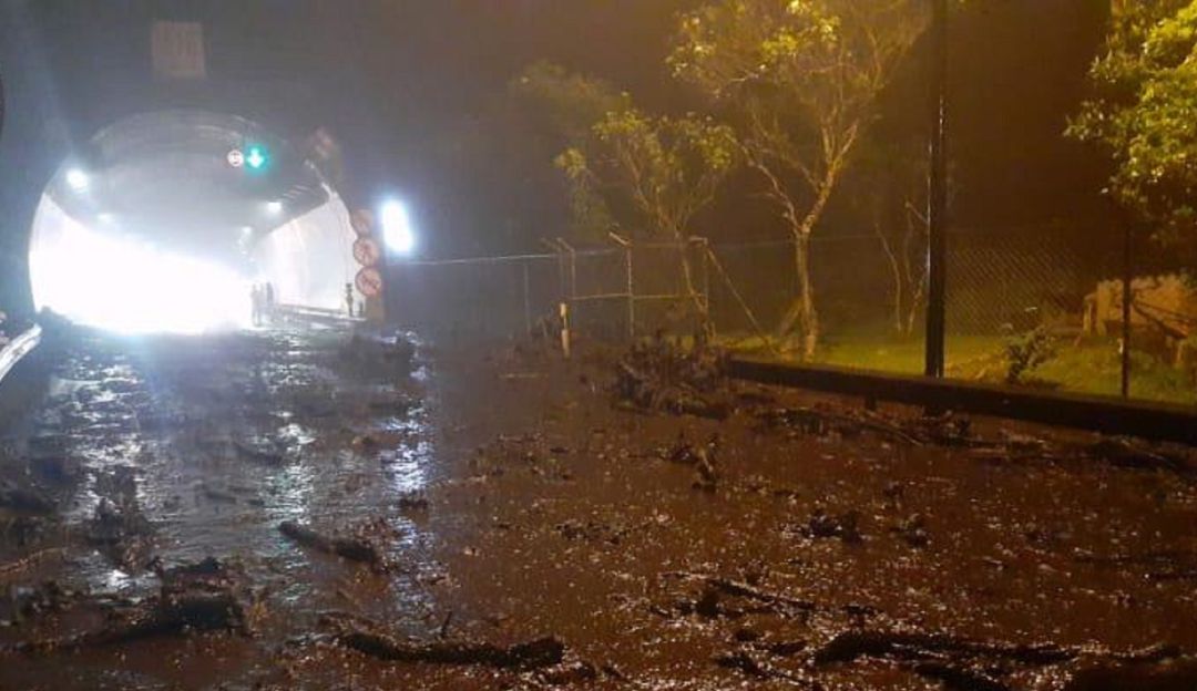 Avalancha en el Túnel de Boquerón ocasiona cierre de la vía al Llano