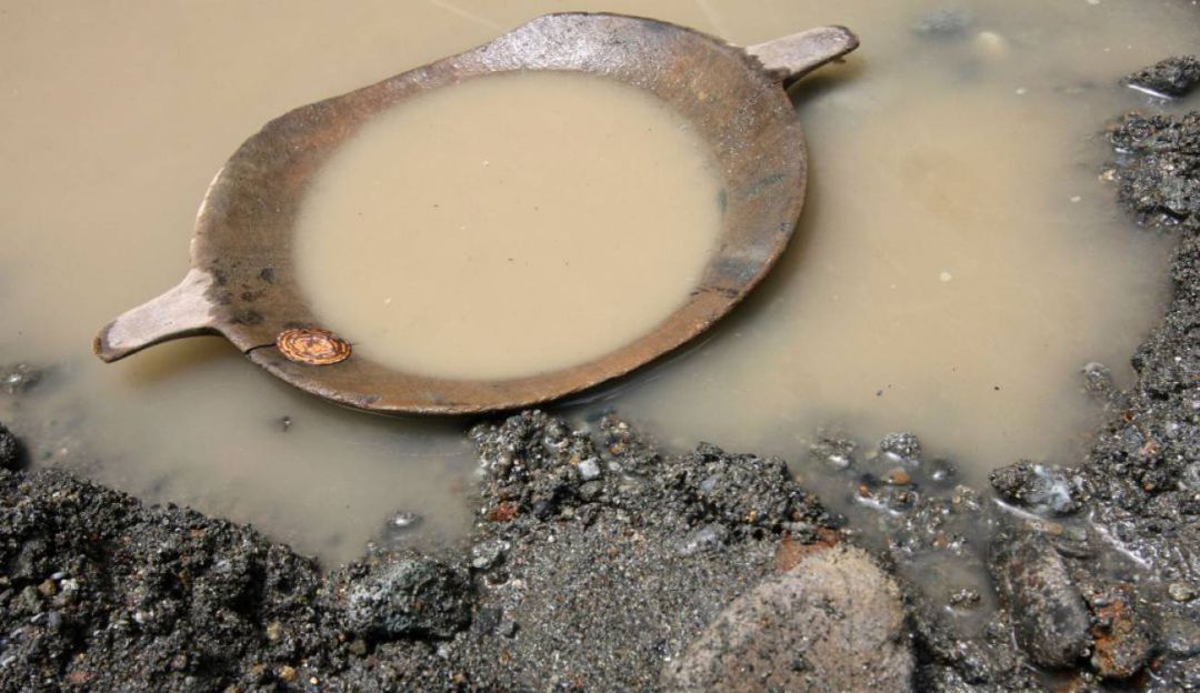 Cuatro barequeros murieron tras ser sepultados por un talud
