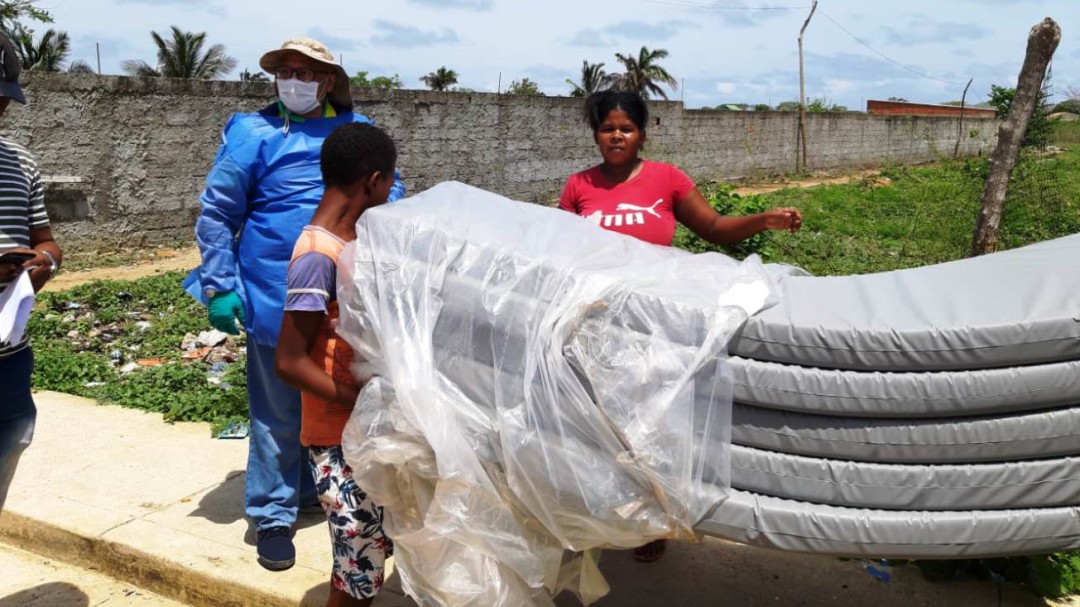 Familia damnificada por vientos en Punta Canoa recibió ayuda de OAGRD