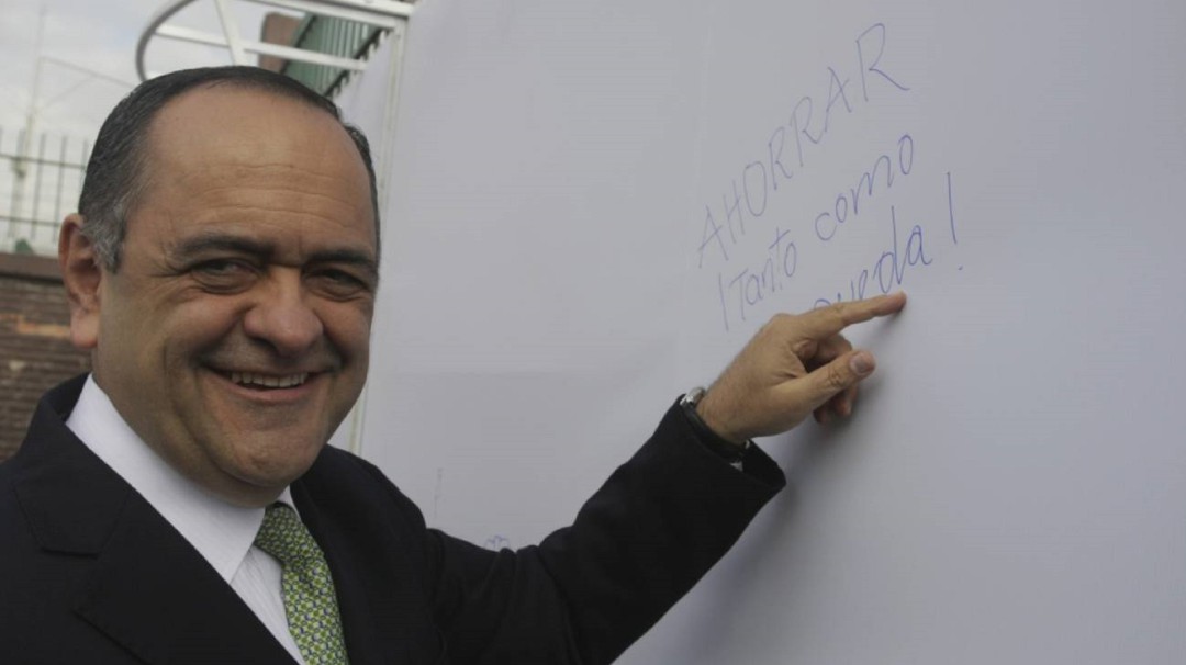 Procuraduría absolvió a ex gte del Fondo Nacional del Ahorro, Ricardo Arias