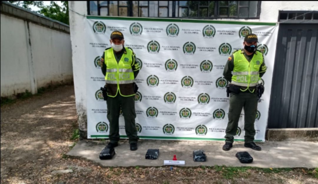 Marihuana escondida en un camión de encomiendas: Marihuana avaluada en más de $10 millones fue incautada en vías de Caldas