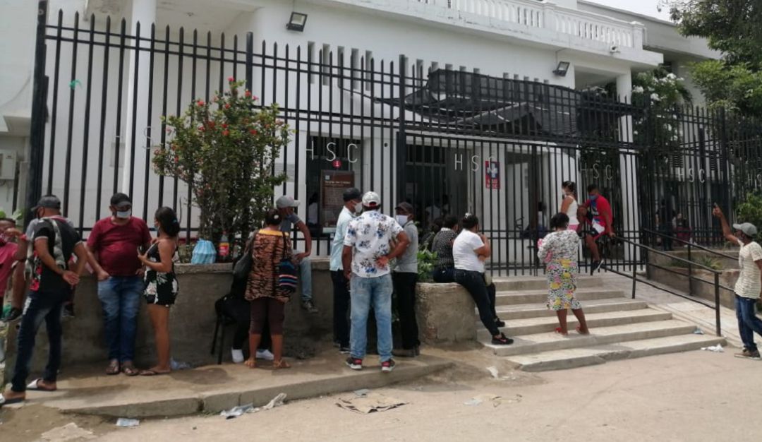 Familiares de heridos esperan conocer estado de salud en el Hospital San Cristóbal de Ciénaga