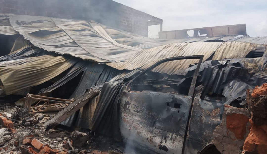 Incendio en Cartagena: 10 carros afectados tras incendio en un taller de Mompox, Bolívar