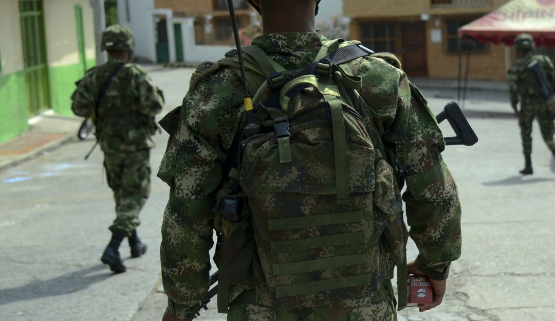 Ejercito Nacional de Colombia: Fiscalía abrió indagación a dos generales por presunta corrupción